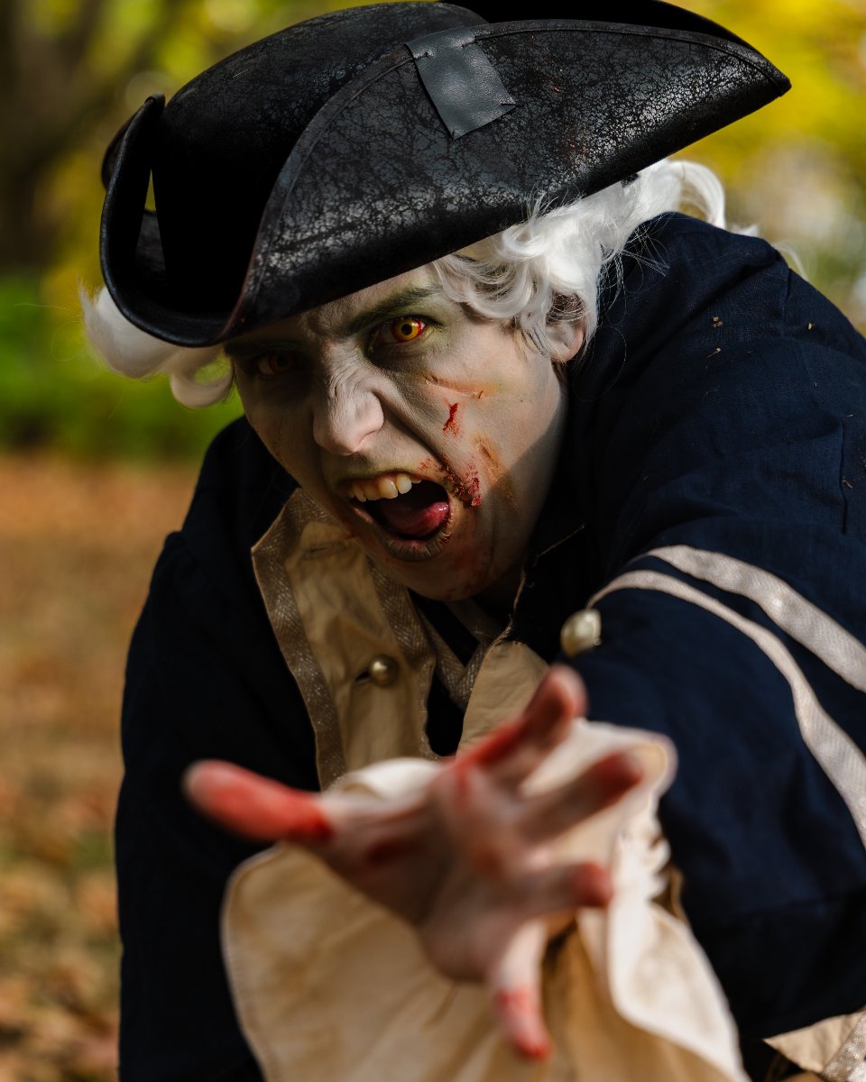 Costume Performers in Regent's Park